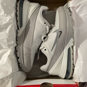 Nike Pulse Athletic Shoe